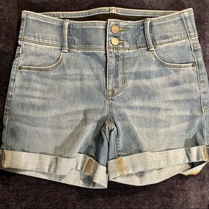 Apt 9 Size 6 Stretch Waist Jean Shorts